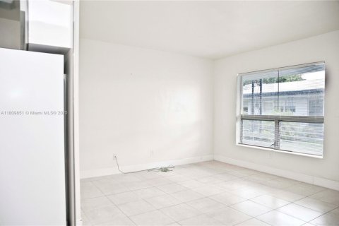 Propiedad comercial en venta en Hollywood, Florida, 691.66 m2 № 1865739 - foto 8