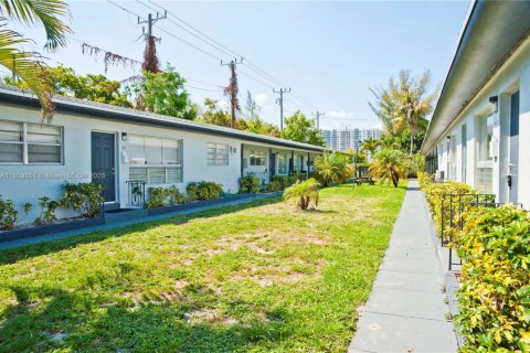 Propiedad comercial en venta en Hollywood, Florida, 691.66 m2 № 1865739 - foto 27