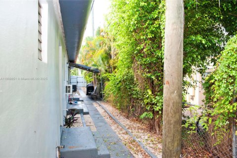 Propiedad comercial en venta en Hollywood, Florida, 691.66 m2 № 1865739 - foto 22