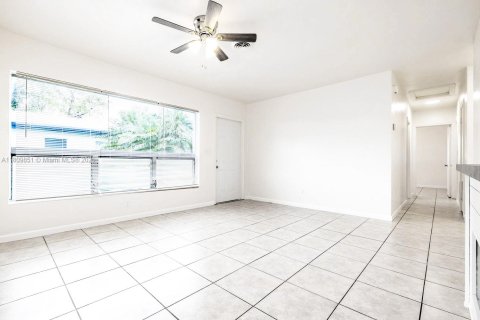 Propiedad comercial en venta en Hollywood, Florida, 691.66 m2 № 1865739 - foto 11