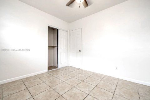 Propiedad comercial en venta en Hollywood, Florida, 691.66 m2 № 1865739 - foto 14