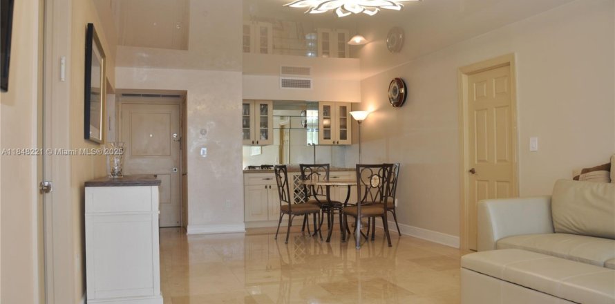 Condominio en Aventura, Florida, 2 dormitorios  № 1979593