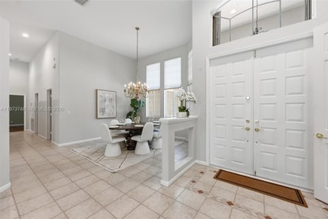House in Weston, Florida 5 bedrooms, 354.52 sq.m. № 2049693 - photo 2