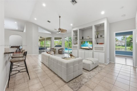 House in Weston, Florida 5 bedrooms, 354.52 sq.m. № 2049693 - photo 8