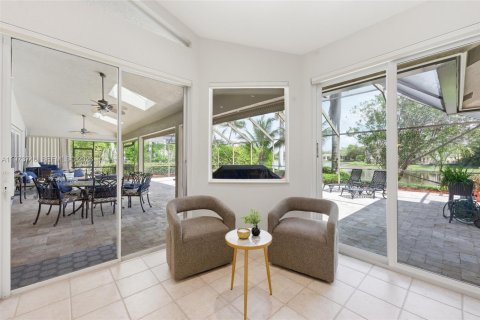 House in Weston, Florida 5 bedrooms, 354.52 sq.m. № 2049693 - photo 13