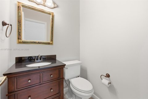 House in Weston, Florida 5 bedrooms, 354.52 sq.m. № 2049693 - photo 27