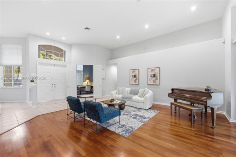 House in Weston, Florida 5 bedrooms, 354.52 sq.m. № 2049693 - photo 6