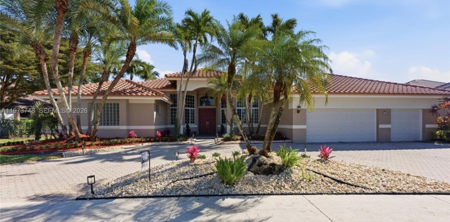 House in Weston, Florida 5 bedrooms, 354.52 sq.m. № 2049693