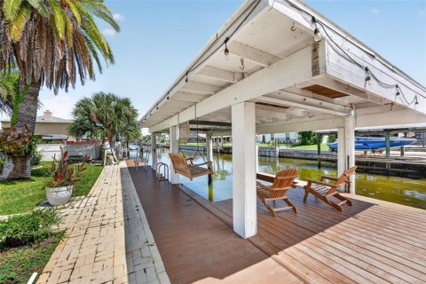 Villa ou maison à vendre à South Daytona, Floride: 4 chambres, 202.43 m2 № 2359272 - photo 4