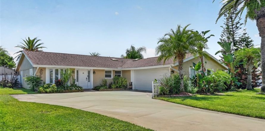 Villa ou maison à South Daytona, Floride 4 chambres, 202.43 m2 № 2359272