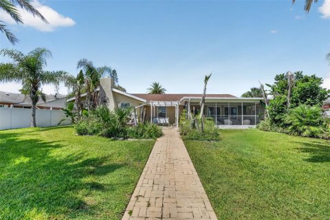 Villa ou maison à vendre à South Daytona, Floride: 4 chambres, 202.43 m2 № 2359272 - photo 15
