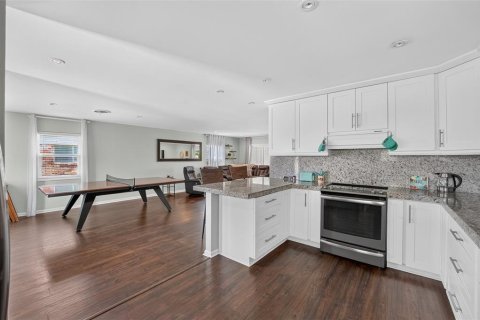 Villa ou maison à vendre à South Daytona, Floride: 4 chambres, 202.43 m2 № 2359272 - photo 12