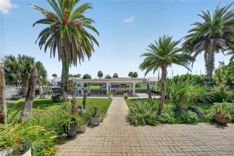 Villa ou maison à vendre à South Daytona, Floride: 4 chambres, 202.43 m2 № 2359272 - photo 13