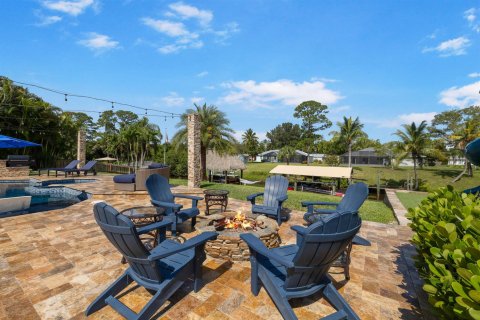 House in Port St. Lucie, Florida 4 bedrooms, 236.16 sq.m. № 2190894 - photo 22