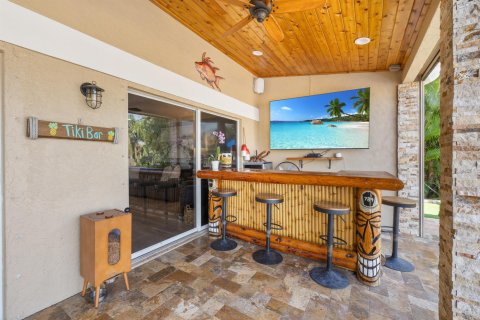 House in Port St. Lucie, Florida 4 bedrooms, 236.16 sq.m. № 2190894 - photo 23