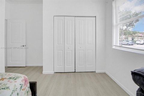 House in Homestead, Florida 4 bedrooms, 169.45 sq.m. № 2002943 - photo 17