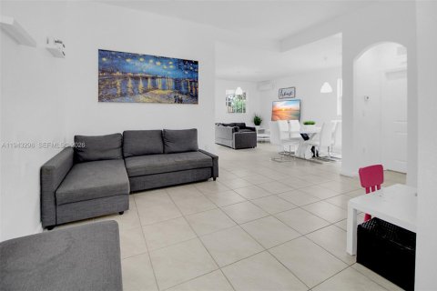 House in Homestead, Florida 4 bedrooms, 169.45 sq.m. № 2002943 - photo 6