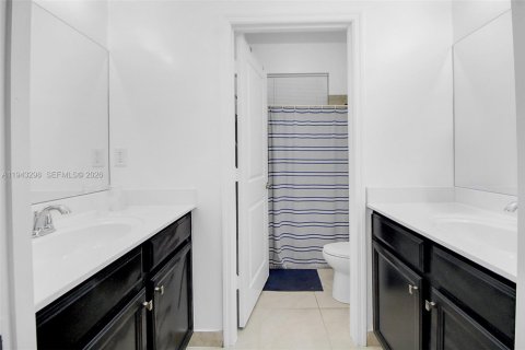 House in Homestead, Florida 4 bedrooms, 169.45 sq.m. № 2002943 - photo 29