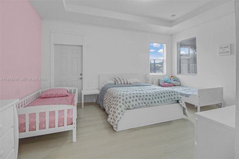 House in Homestead, Florida 4 bedrooms, 169.45 sq.m. № 2002943 - photo 21