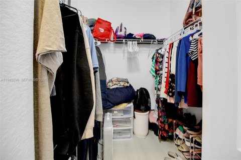 House in Homestead, Florida 4 bedrooms, 169.45 sq.m. № 2002943 - photo 24