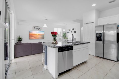 House in Homestead, Florida 4 bedrooms, 169.45 sq.m. № 2002943 - photo 14