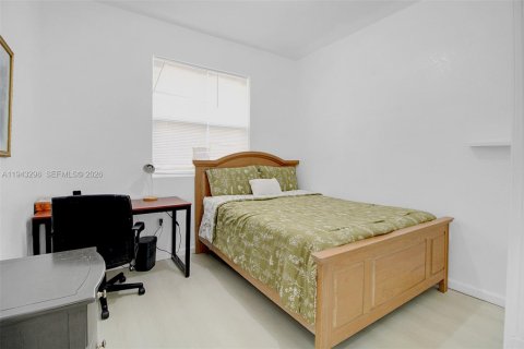 House in Homestead, Florida 4 bedrooms, 169.45 sq.m. № 2002943 - photo 22