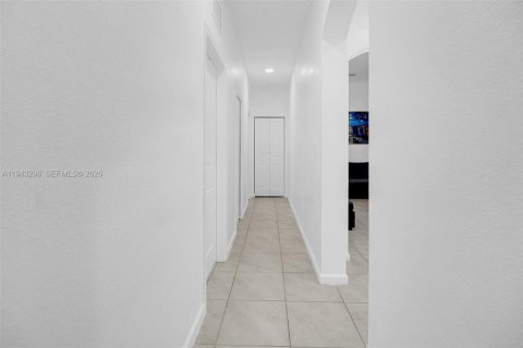 House in Homestead, Florida 4 bedrooms, 169.45 sq.m. № 2002943 - photo 15