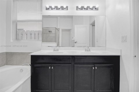 House in Homestead, Florida 4 bedrooms, 169.45 sq.m. № 2002943 - photo 27