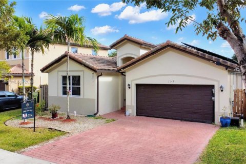 House in Homestead, Florida 4 bedrooms, 169.45 sq.m. № 2002943 - photo 2