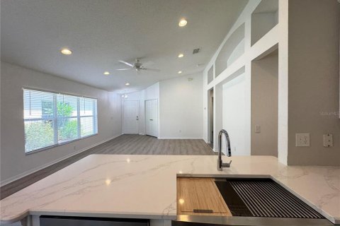 Casa en alquiler en Land O' Lakes, Florida, 2 dormitorios, 124.58 m2 № 2284701 - foto 7