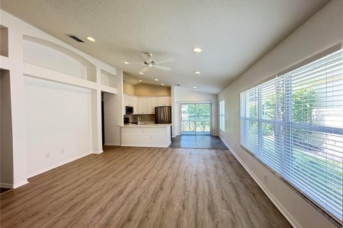 Casa en alquiler en Land O' Lakes, Florida, 2 dormitorios, 124.58 m2 № 2284701 - foto 3