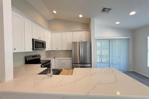 Casa en alquiler en Land O' Lakes, Florida, 2 dormitorios, 124.58 m2 № 2284701 - foto 5