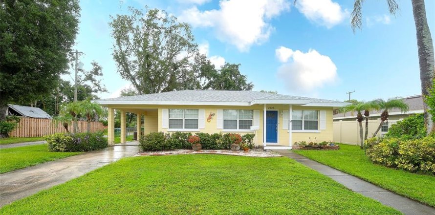 House in Bradenton, Florida 2 bedrooms, 120.59 sq.m. № 1914429