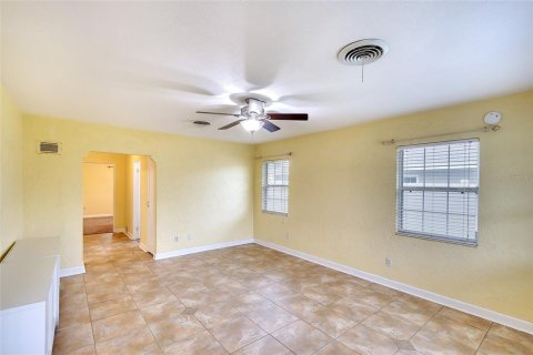 House in Bradenton, Florida 2 bedrooms, 120.59 sq.m. № 1914429 - photo 9