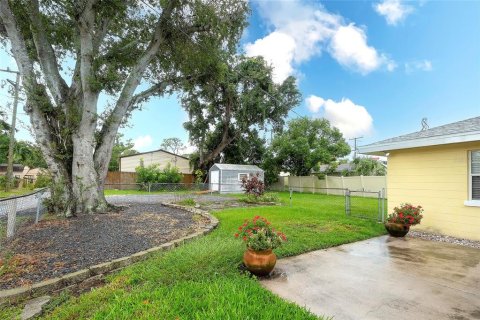 House in Bradenton, Florida 2 bedrooms, 120.59 sq.m. № 1914429 - photo 21