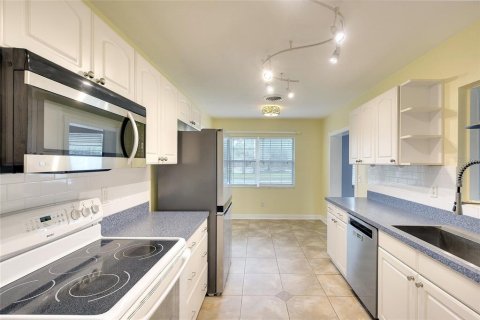 House in Bradenton, Florida 2 bedrooms, 120.59 sq.m. № 1914429 - photo 7