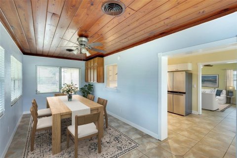 House in Bradenton, Florida 2 bedrooms, 120.59 sq.m. № 1914429 - photo 3