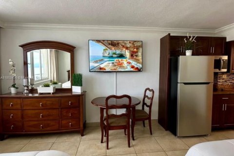 Copropriété à vendre à Sunny Isles Beach, Floride: 33.44 m2 № 1962243 - photo 11