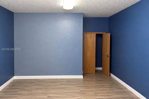Villa ou maison à vendre à Cutler Bay, Floride: 4 chambres, 124.95 m2 № 2368032 - photo 2