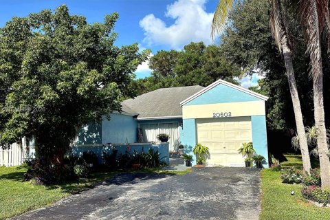 Villa ou maison à Cutler Bay, Floride 4 chambres, 124.95 m2 № 2368032