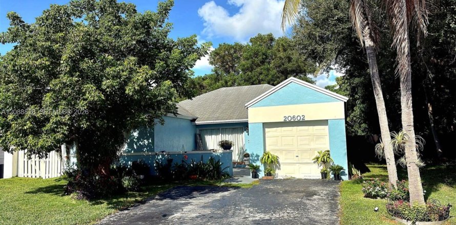 Villa ou maison à Cutler Bay, Floride 4 chambres, 124.95 m2 № 2368032