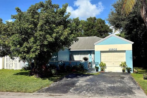 Villa ou maison à vendre à Cutler Bay, Floride: 4 chambres, 124.95 m2 № 2368032 - photo 4