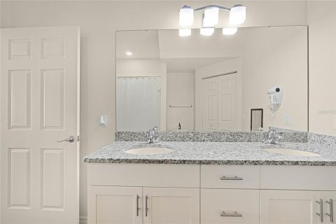 Townhouse in Kissimmee, Florida 3 bedrooms, 120.77 sq.m. № 2101749 - photo 13