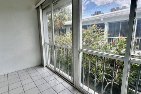 Condominio en alquiler en Fort Lauderdale, Florida, 1 dormitorio, 70.23 m2 № 2270924 - foto 16
