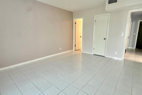 Condominio en alquiler en Fort Lauderdale, Florida, 1 dormitorio, 70.23 m2 № 2270924 - foto 11