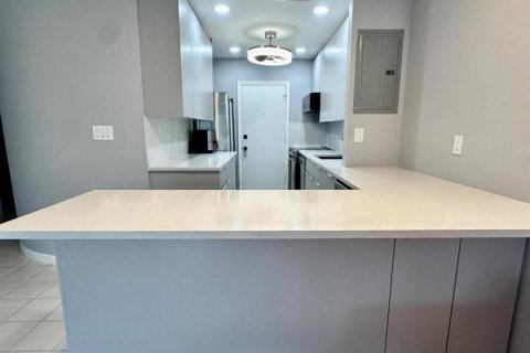 Condominio en Fort Lauderdale, Florida, 1 dormitorio  № 2270924