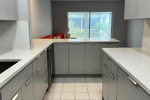 Condominio en alquiler en Fort Lauderdale, Florida, 1 dormitorio, 70.23 m2 № 2270924 - foto 4