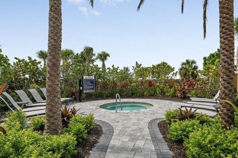 Condo in Bradenton, Florida, 1 bedroom  № 1906589 - photo 10