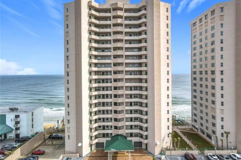 Condominio en venta en Daytona Beach, Florida, 2 dormitorios, 155.52 m2 № 1544303 - foto 1