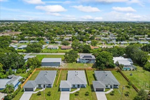 Casa en venta en Melbourne, Florida, 4 dormitorios, 186.92 m2 № 1911255 - foto 2